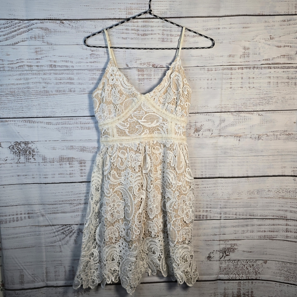 Kendall & Kylie Cream Lace Mini Dress – Size Small | Coquette Boho